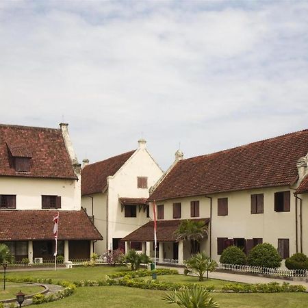 Hotel Sutomo Makassar Eksteriør bilde