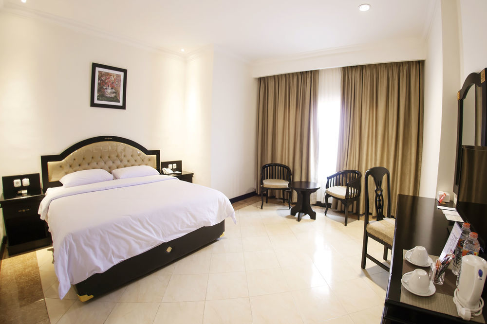 Hotel Sutomo Makassar Eksteriør bilde